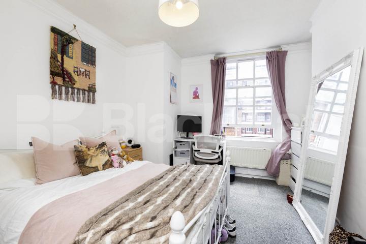 Spacious two bed with wood floors, double bedrooms & mins to regents park Scott Ellis Gardens, St Johns Wood